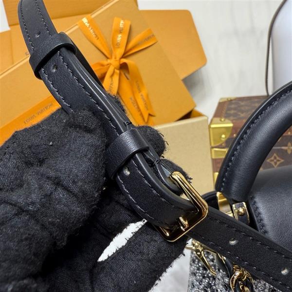 2026120164338824 830